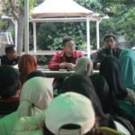 Abraham Garuda Laksono memimpin gerakan Guraklih untuk memenangkan pasangan calon Gubernur dan Wakil Gubernur Banten, Airin Rachmi Diany dan Ade Sumardi. Dengan target 200 TPS, Abraham mengajak masyarakat bersatu demi perubahan dan kemajuan. Dalam konsolidasi relawan, ia menekankan pentingnya partisipasi aktif dan menjaga persatuan untuk masa depan Banten yang lebih baik. Apresiasi juga datang dari Hata, Ketua DPC Banten Bersatu, yang mendukung langkah konsolidasi ini.