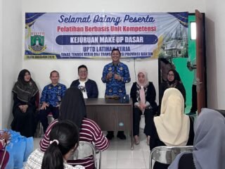 Dari Pelatihan ke Kemandirian: Peran Abraham dan Disnakertrans dalam Meningkatkan Keterampilan Perempuan