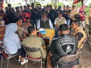 Kepala BNPB Salurkan Bantuan untuk Korban Banjir Demak