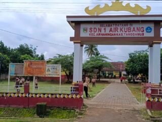SD Negeri 1 Air Kubang Menggelar Gotong Royong di Awal Tahun 2026