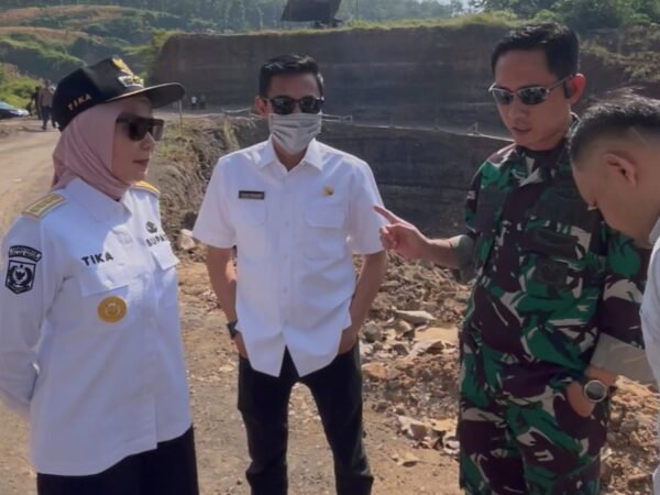 Dandim Kendal Siapkan Fire Engine Truk Saat Dampingi Bupati Kendal Sidak Galian C