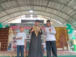 SMPN 2 Sukatani Peringati Maulid Nabi Muhammad SAW, Hadirkan Pendakwah Kondang Ust. Dani